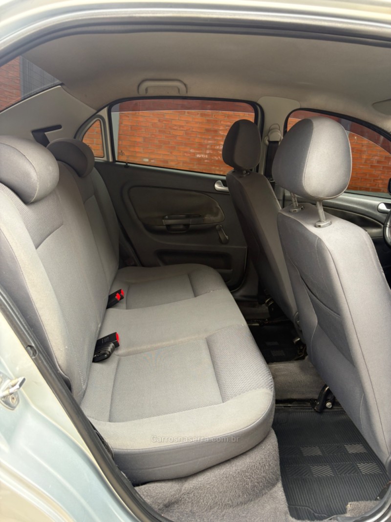 VOYAGE 1.0 MI CITY 8V FLEX 4P MANUAL - 2011 - CAXIAS DO SUL