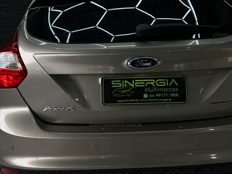 FOCUS 2.0 SE HATCH 16V FLEX 4P AUTO - 2015 - CAXIAS DO SUL