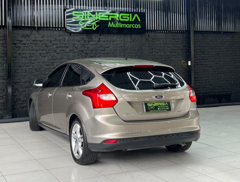 FOCUS 2.0 SE HATCH 16V FLEX 4P AUTO - 2015 - CAXIAS DO SUL