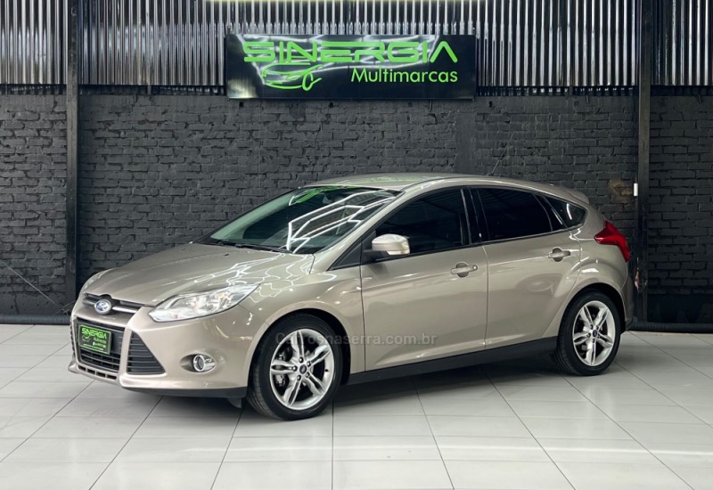focus 2.0 se hatch 16v flex 4p auto 2015 caxias do sul
