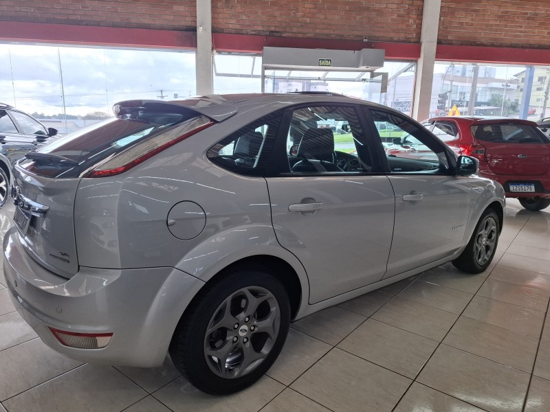 FOCUS 2.0 TITANIUM 16V FLEX 4P AUTOMÁTICO - 2013 - FARROUPILHA