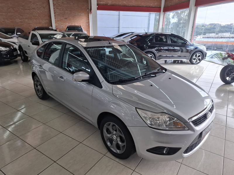 FOCUS 2.0 TITANIUM 16V FLEX 4P AUTOMÁTICO - 2013 - FARROUPILHA