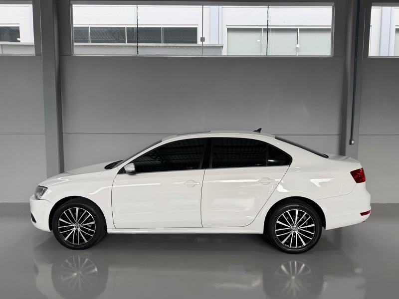 JETTA 2.0 TSI DSG HIGHLINE 200CV GASOLINA 4P AUTOMÁTICO - 2012 - CARLOS BARBOSA