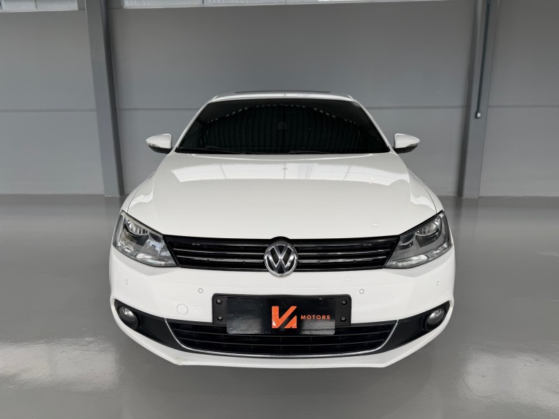 JETTA 2.0 TSI DSG HIGHLINE 200CV GASOLINA 4P AUTOMÁTICO - 2012 - CARLOS BARBOSA