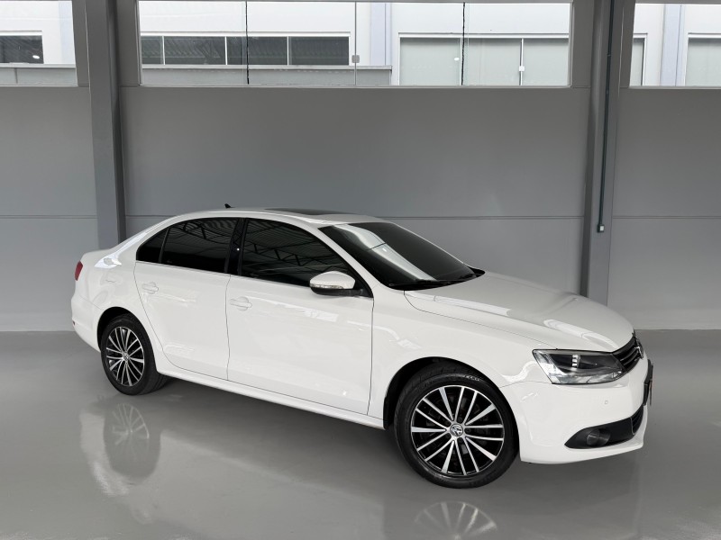 jetta 2.0 tsi dsg highline 200cv gasolina 4p automatico 2012 carlos barbosa
