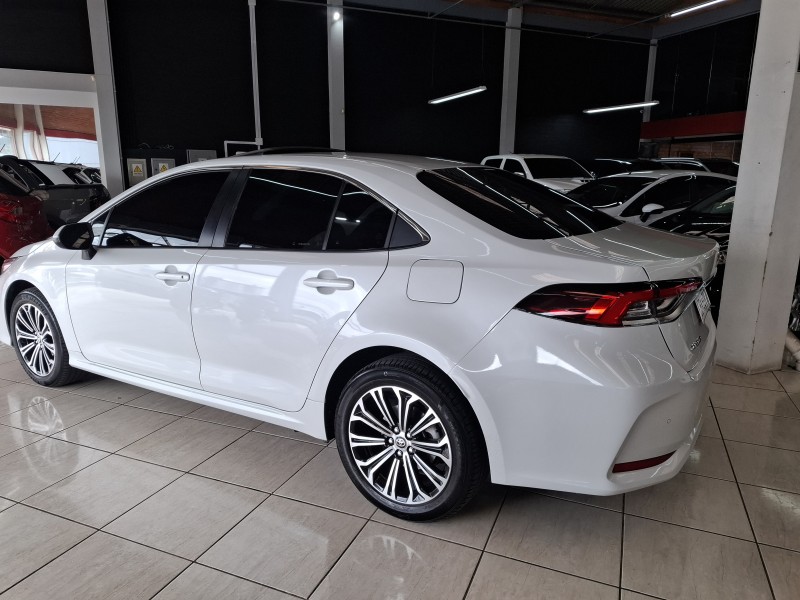 COROLLA 2.0 ALTIS PREMIUM 16V FLEX 4P AUTOMÁTICO - 2023 - FARROUPILHA