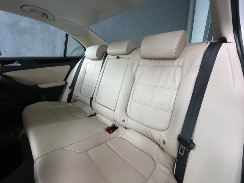 JETTA 2.0 COMFORTLINE FLEX 4P MANUAL - 2011 - CAXIAS DO SUL