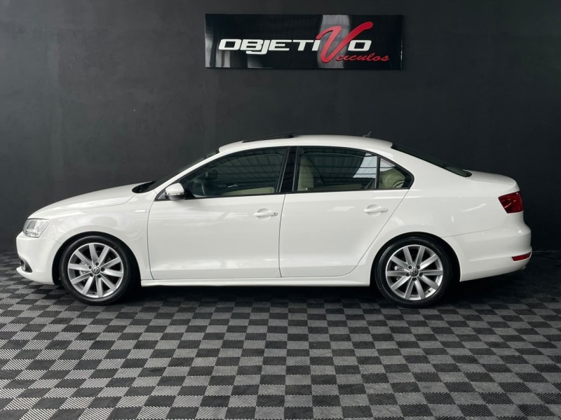 JETTA 2.0 COMFORTLINE FLEX 4P MANUAL - 2011 - CAXIAS DO SUL