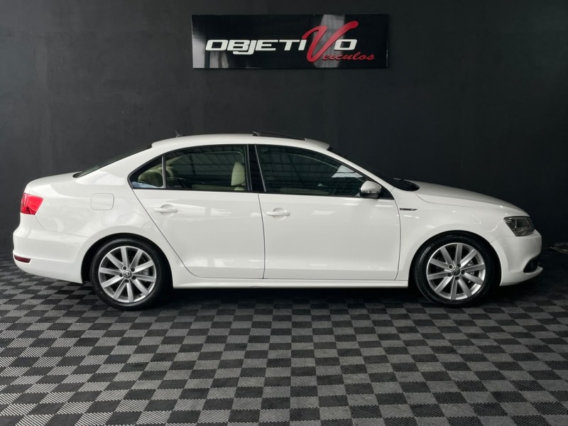 JETTA 2.0 COMFORTLINE FLEX 4P MANUAL - 2011 - CAXIAS DO SUL