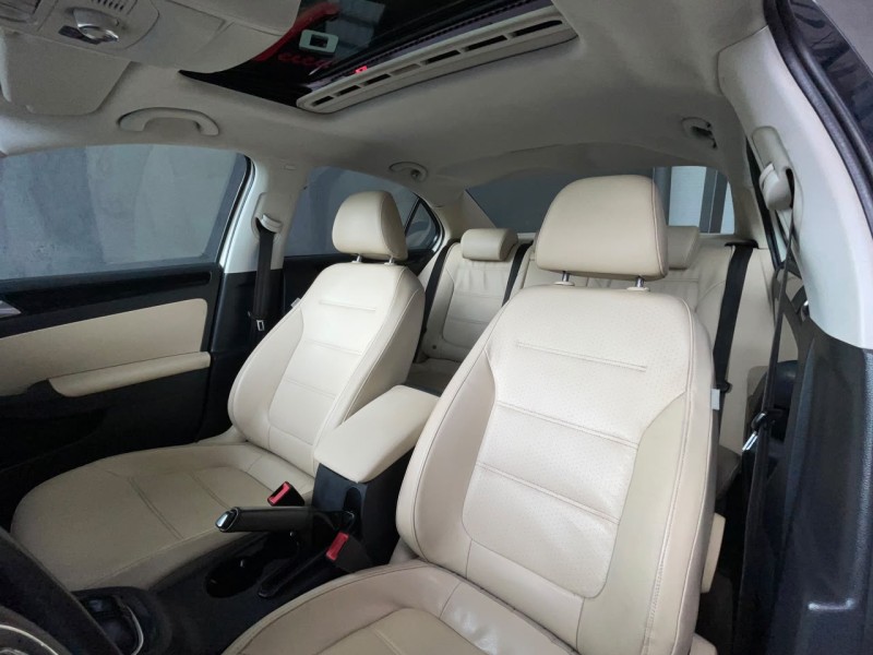 JETTA 2.0 COMFORTLINE FLEX 4P MANUAL - 2011 - CAXIAS DO SUL