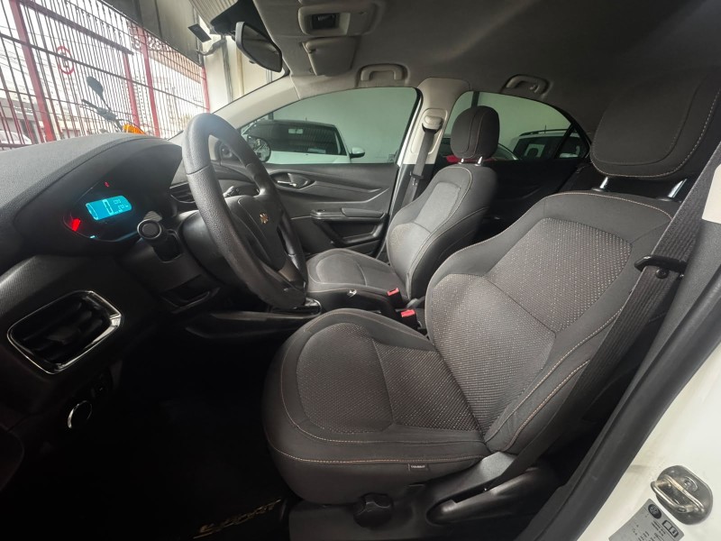 ONIX 1.4 MPFI LT 8V FLEX 4P MANUAL - 2015 - CAXIAS DO SUL