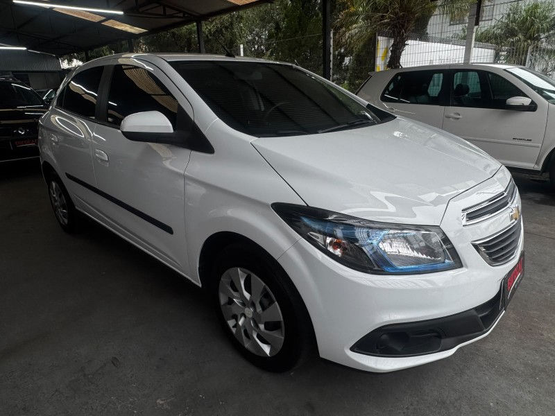 ONIX 1.4 MPFI LT 8V FLEX 4P MANUAL - 2015 - CAXIAS DO SUL