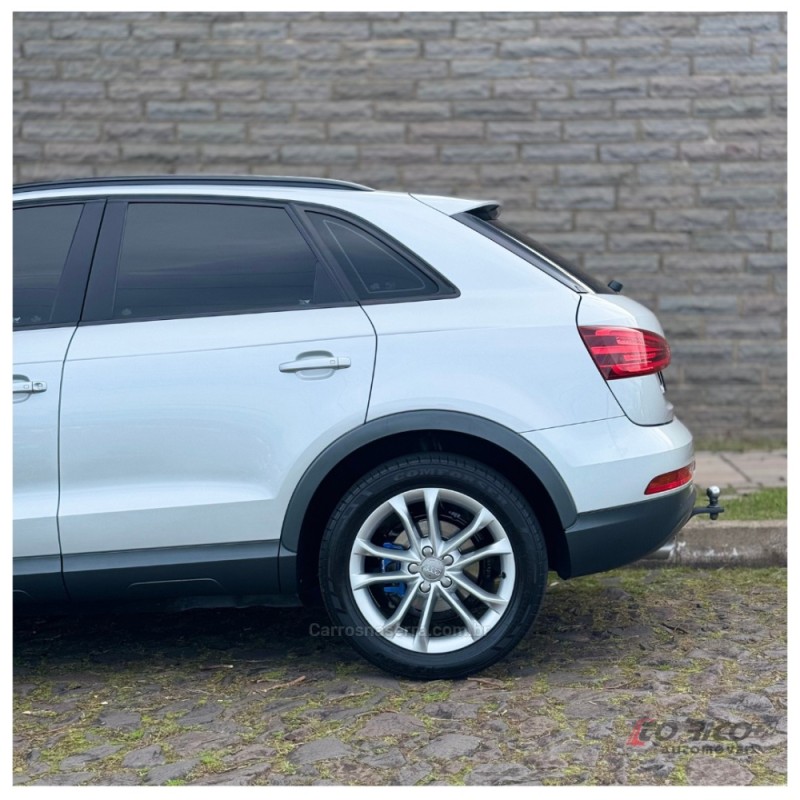 Q3 2.0 TFSI AMBIENTE QUATTRO 4P GASOLINA S TRONIC - 2014 - CAMPO BOM