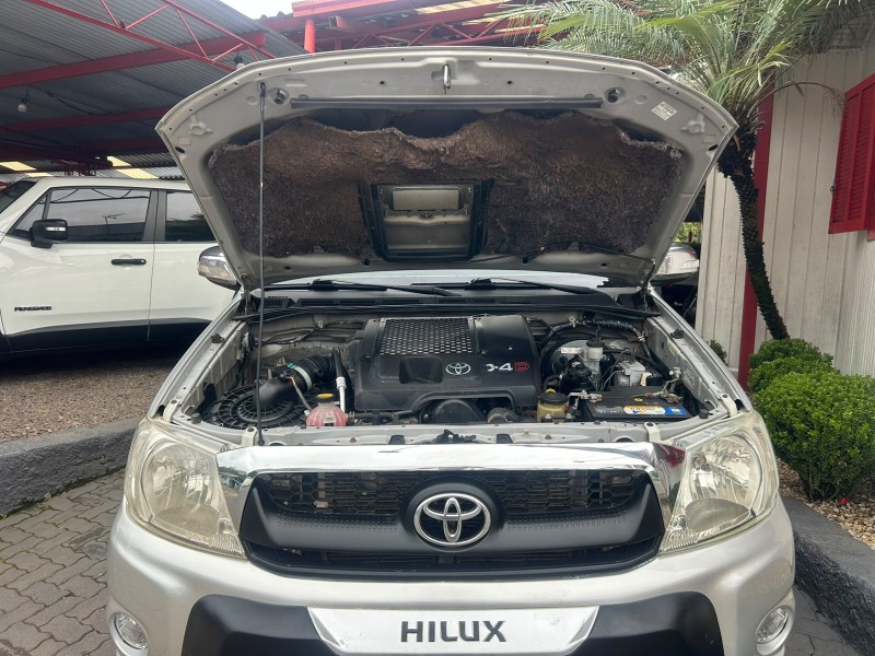 HILUX 3.0 SRV 4X4 CD 16V TURBO INTERCOOLER DIESEL 4P AUTOMÁTICO - 2011 - TRêS COROAS