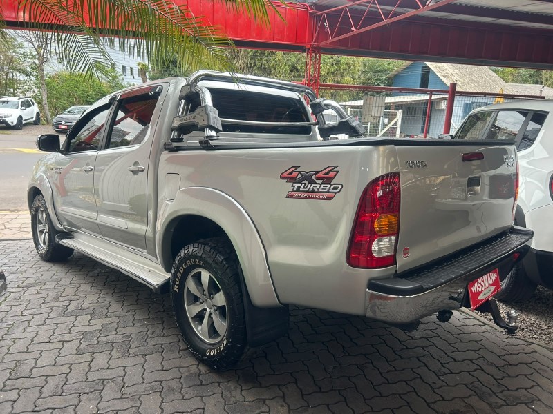HILUX 3.0 SRV 4X4 CD 16V TURBO INTERCOOLER DIESEL 4P AUTOMÁTICO - 2011 - TRêS COROAS