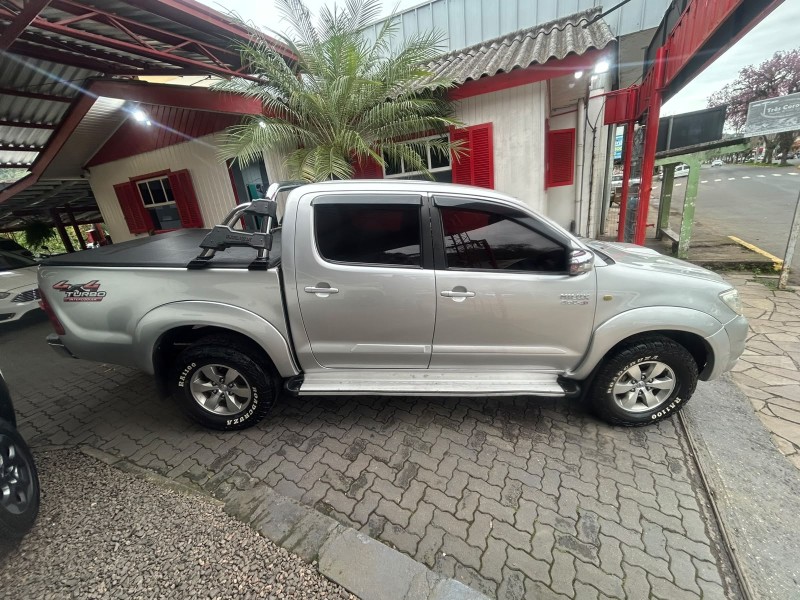 HILUX 3.0 SRV 4X4 CD 16V TURBO INTERCOOLER DIESEL 4P AUTOMÁTICO - 2011 - TRêS COROAS