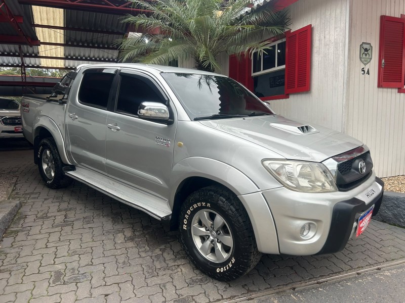 hilux 3.0 srv 4x4 cd 16v turbo intercooler diesel 4p automatico 2011 tres coroas