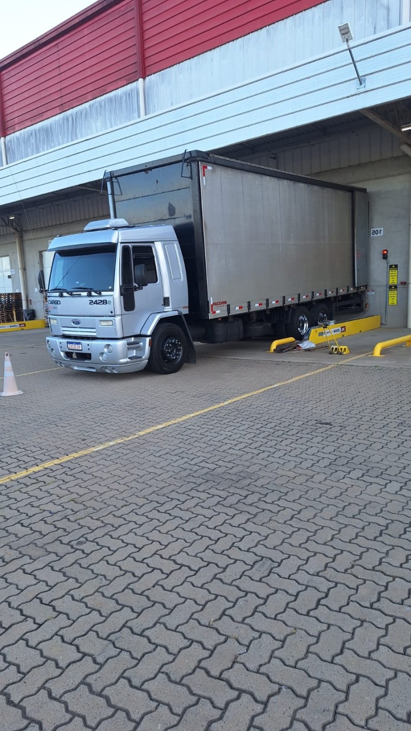 cargo 2428 e t 3 eixos 2009 caxias do sul