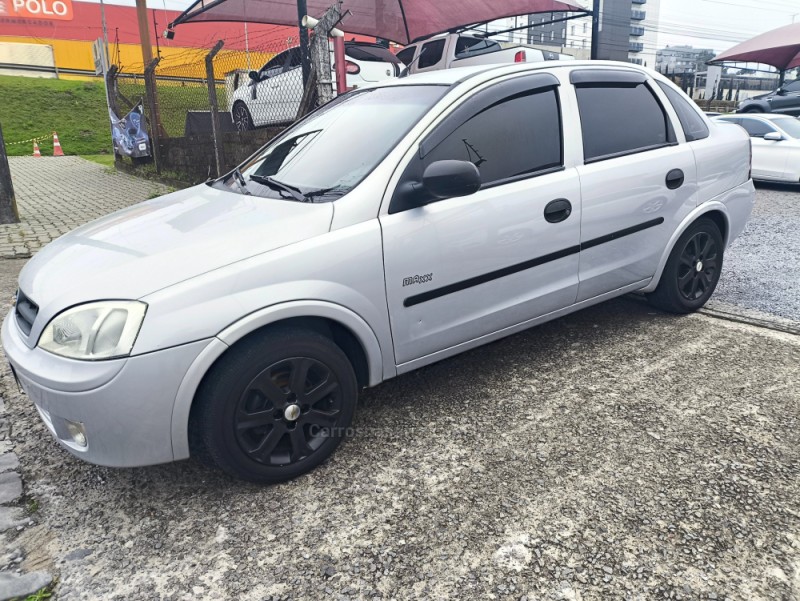 CORSA 1.0 MPFI WIND SEDAN 8V GASOLINA 4P MANUAL - 2005 - FARROUPILHA