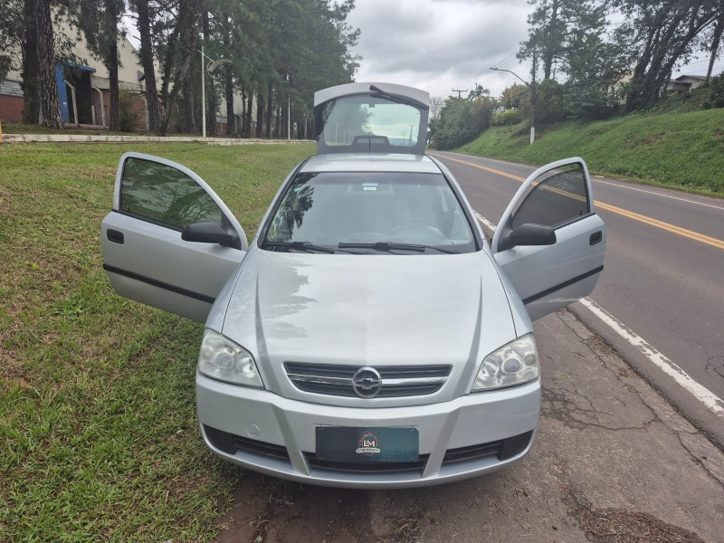 ASTRA 2.0 MPFI ADVANTAGE 8V FLEX 2P MANUAL - 2005 - VENâNCIO AIRES