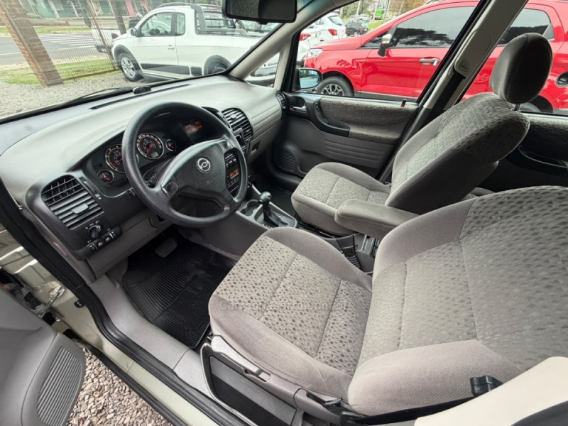 ZAFIRA 2.0 MPFI ELEGANCE 8V FLEX 4P AUTOMÁTICO - 2011 - CANELA