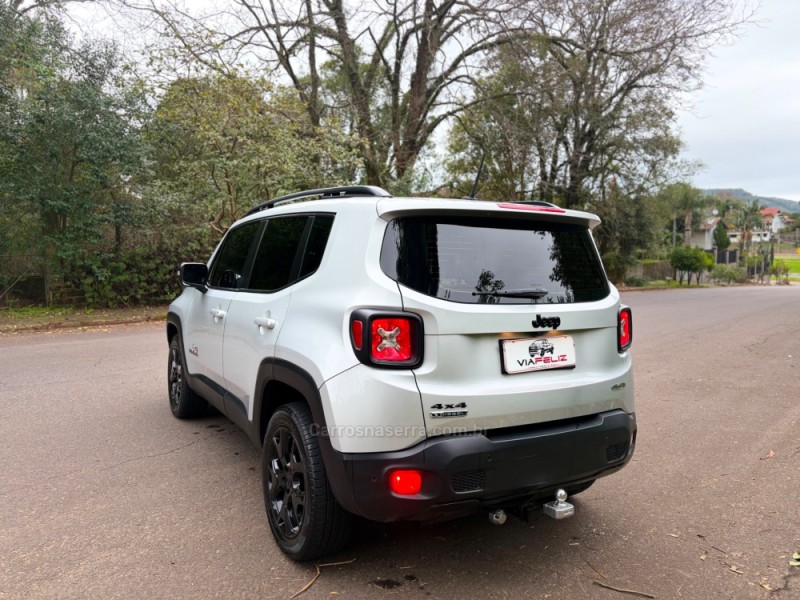 RENEGADE 2.0 16V TURBO DIESEL LONGITUDE 4P 4X4 AUTOMÁTICO - 2016 - FELIZ