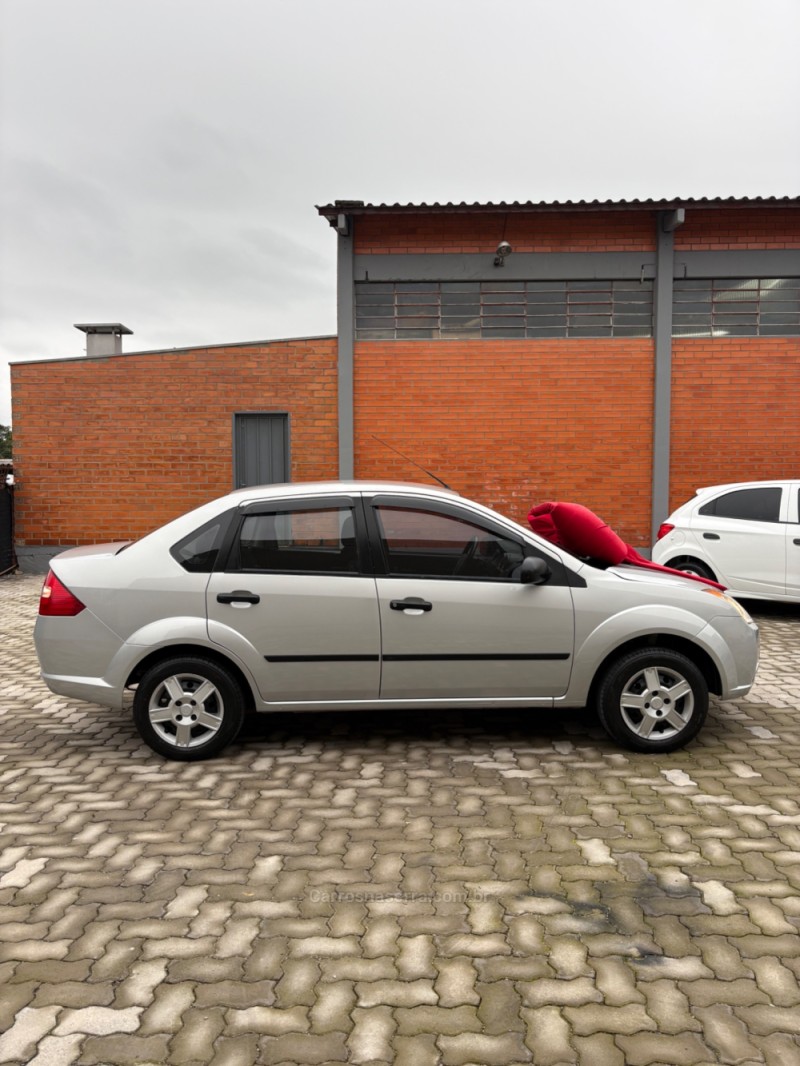 FIESTA 1.6 MPI SEDAN 8V FLEX 4P MANUAL - 2009 - CAXIAS DO SUL