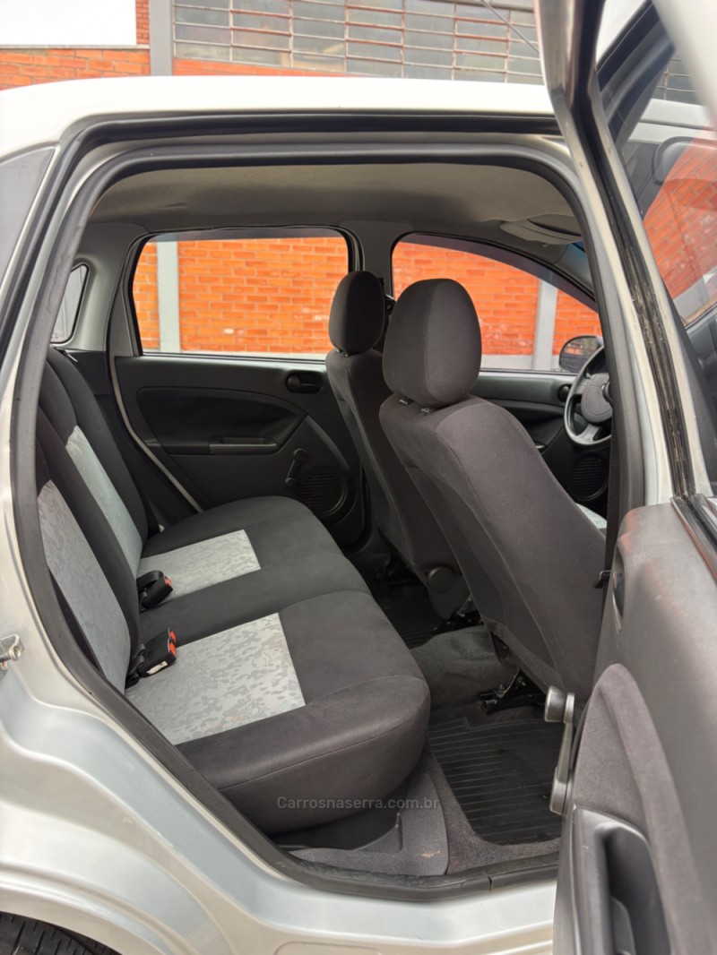 FIESTA 1.6 MPI SEDAN 8V FLEX 4P MANUAL - 2009 - CAXIAS DO SUL