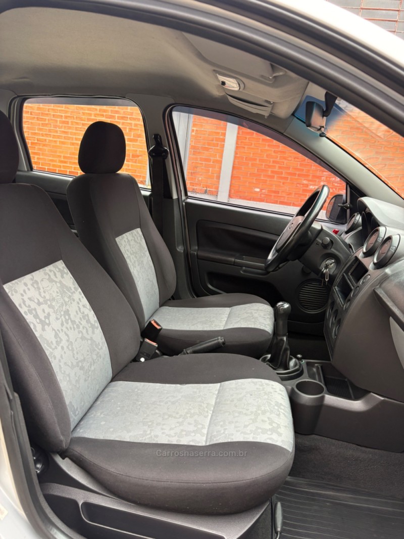 FIESTA 1.6 MPI SEDAN 8V FLEX 4P MANUAL - 2009 - CAXIAS DO SUL
