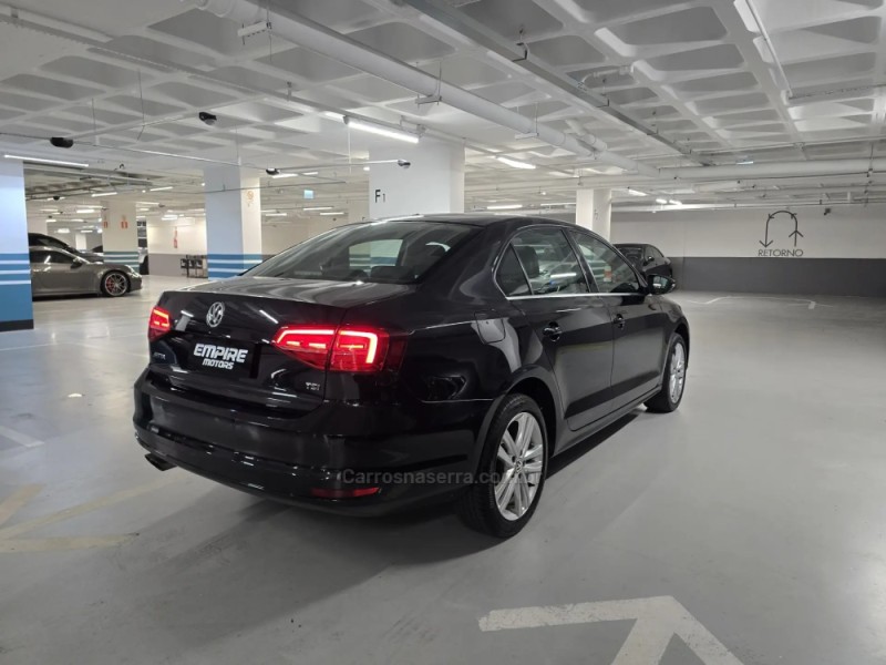 JETTA 2.0 TSI HIGHLINE 211CV GASOLINA 4P DSG - 2016 - PORTO ALEGRE