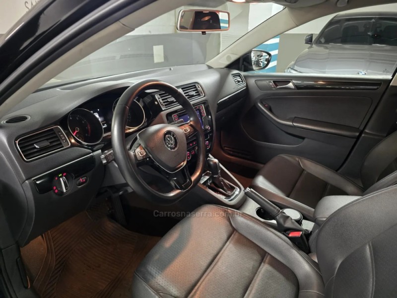 JETTA 2.0 TSI HIGHLINE 211CV GASOLINA 4P DSG - 2016 - PORTO ALEGRE