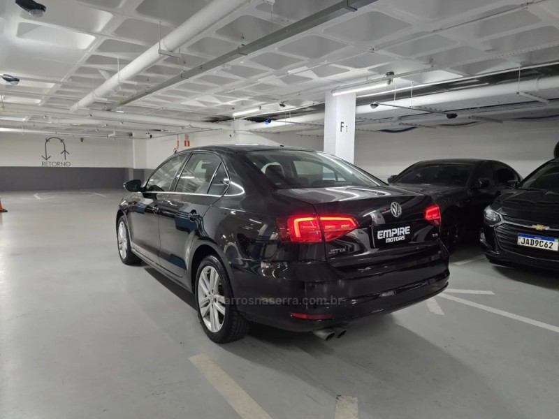 JETTA 2.0 TSI HIGHLINE 211CV GASOLINA 4P DSG - 2016 - PORTO ALEGRE