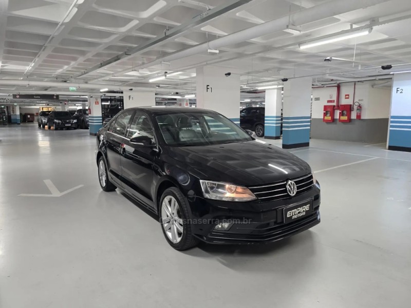 JETTA 2.0 TSI HIGHLINE 211CV GASOLINA 4P DSG - 2016 - PORTO ALEGRE