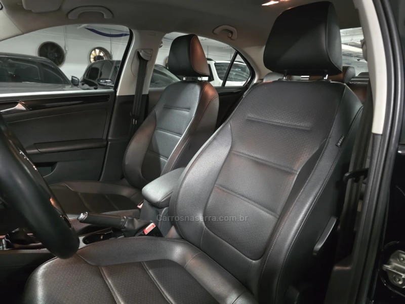 JETTA 2.0 TSI HIGHLINE 211CV GASOLINA 4P DSG - 2016 - PORTO ALEGRE