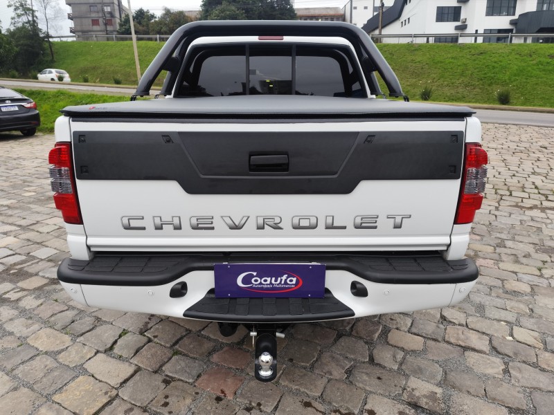 S10 2.4 MPFI EXECUTIVE 4X2 CD 8V FLEX 4P MANUAL - 2011 - FARROUPILHA