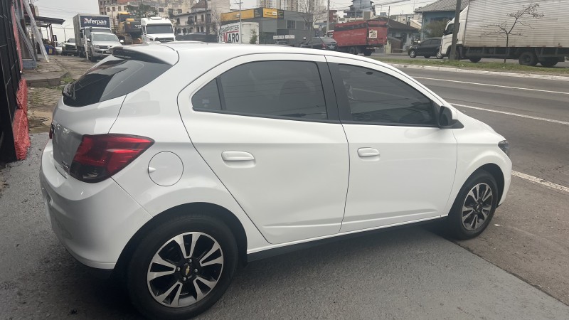 ONIX 1.4 MPFI LTZ 8V FLEX 4P MANUAL - 2014 - CAXIAS DO SUL