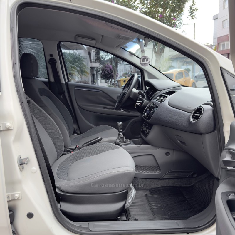 PUNTO 1.4 ATTRACTIVE 8V FLEX 4P MANUAL - 2013 - FLORES DA CUNHA