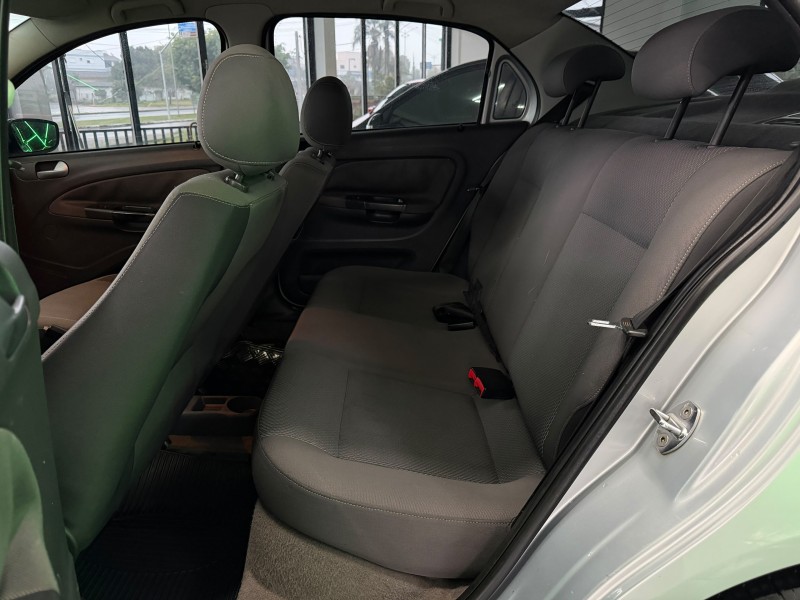 VOYAGE 1.6 MI COMFORTLINE 8V FLEX 4P MANUAL - 2011 - FELIZ
