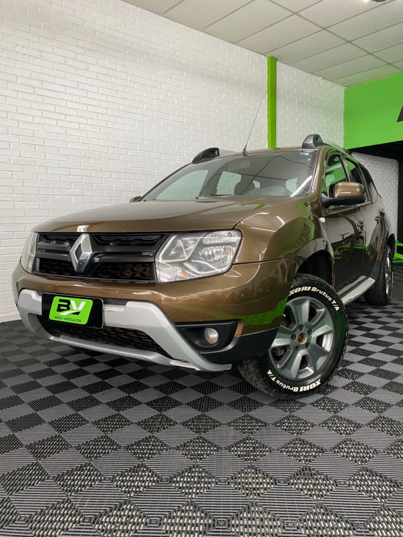 DUSTER 2.0 DYNAMIQUE 4X4 16V FLEX 4P MANUAL - 2017 - VACARIA