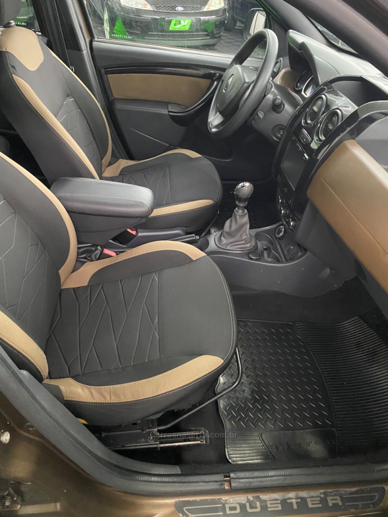 DUSTER 2.0 DYNAMIQUE 4X4 16V FLEX 4P MANUAL - 2017 - VACARIA