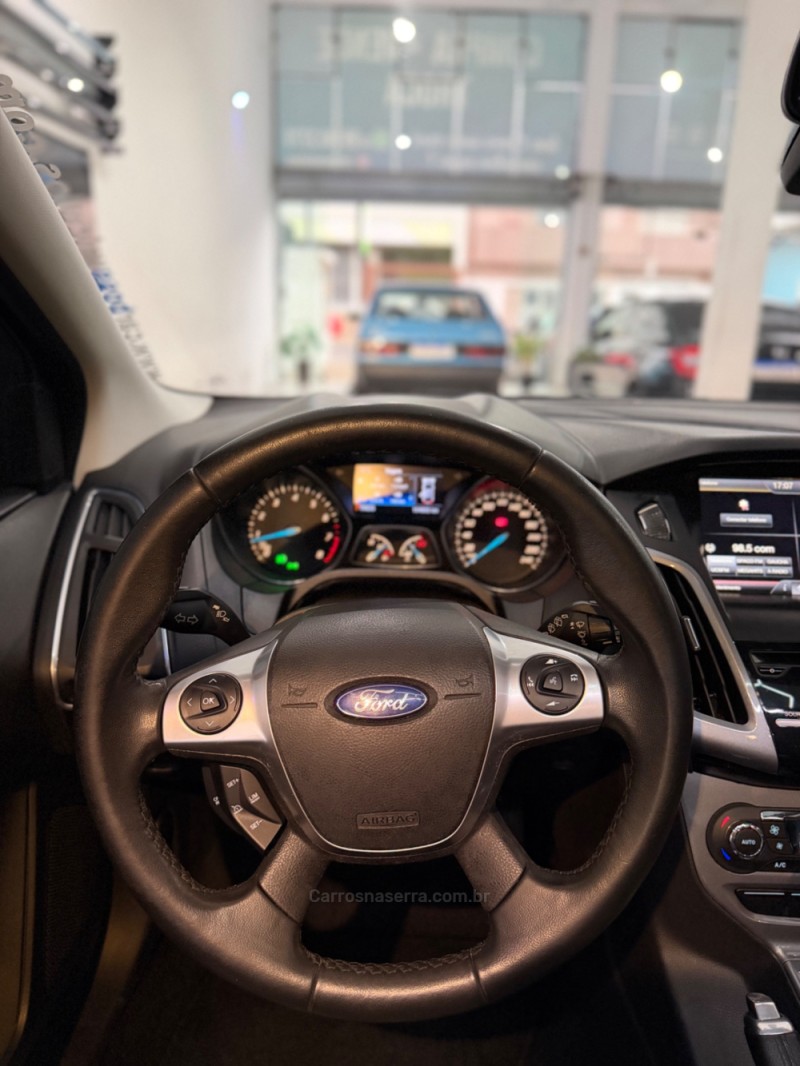 FOCUS 2.0 TITANIUM HATCH 16V FLEX 4P AUTOMÁTICO - 2015 - CAXIAS DO SUL