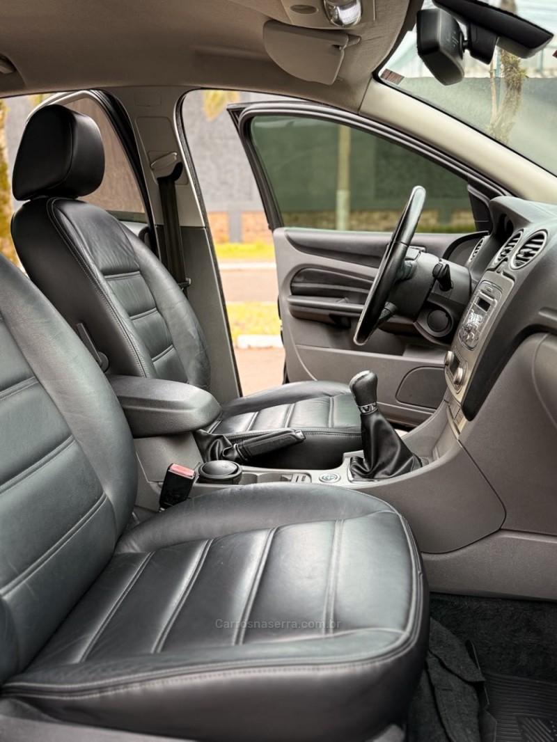 FOCUS 2.0 FC 16V GASOLINA 4P MANUAL - 2012 - NOVO HAMBURGO