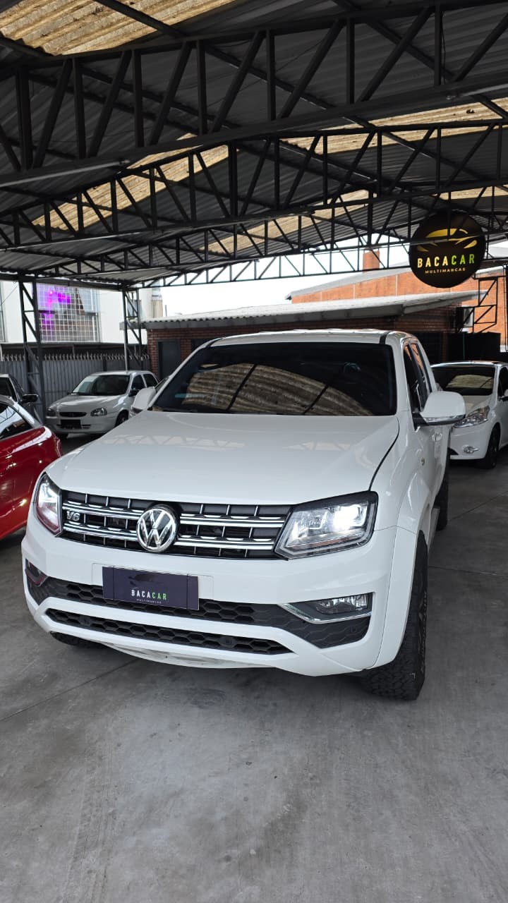 AMAROK 3.0 V6 TDI HIGHLINE CD DIESEL 4MOTION AUTOMÁTICO