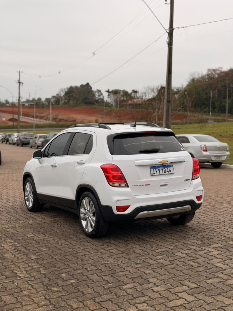 TRACKER 1.4 16V TURBO FLEX PREMIER AUTOMÁTICO - 2018 - LAJEADO