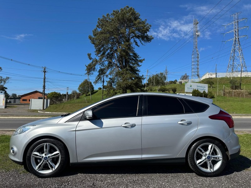 FOCUS 2.0 SE HATCH 16V FLEX 4P AUTO - 2015 - FARROUPILHA