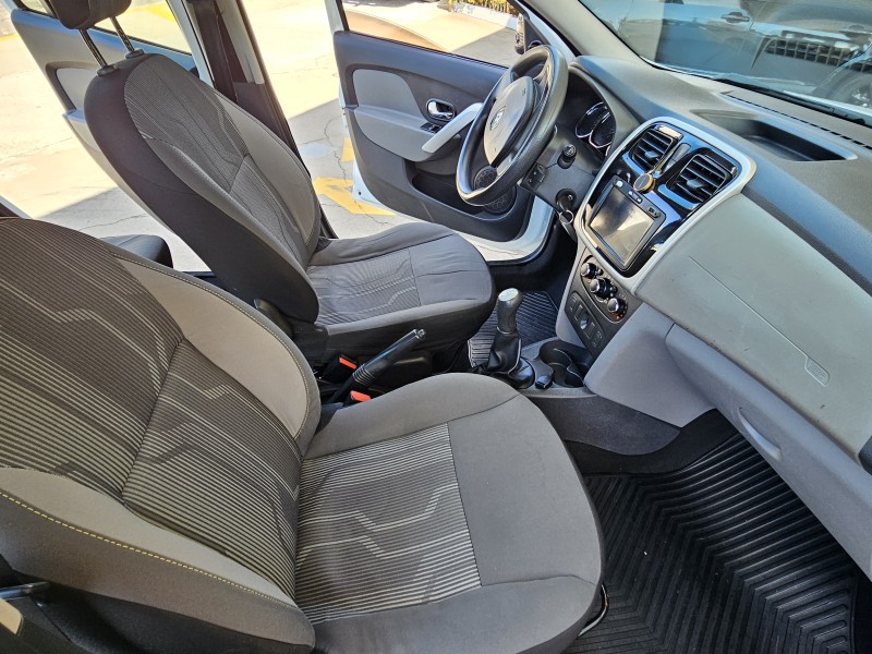 LOGAN 1.0 EXPRESSION 16V FLEX 4P MANUAL - 2015 - CAXIAS DO SUL