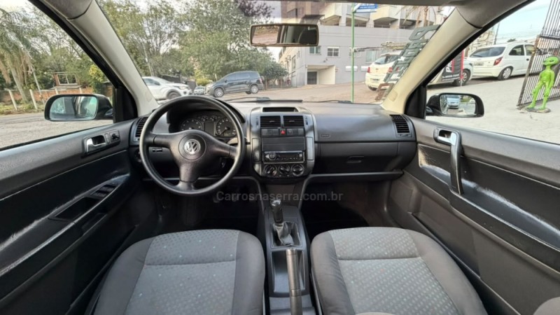POLO 1.6 MI 8V E-FLEX 4P MANUAL - 2006 - NOVO HAMBURGO