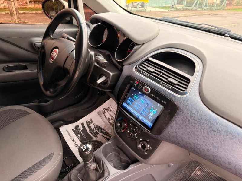 PUNTO 1.4 ATTRACTIVE ITALIA 8V FLEX 4P MANUAL - 2013 - ESTâNCIA VELHA