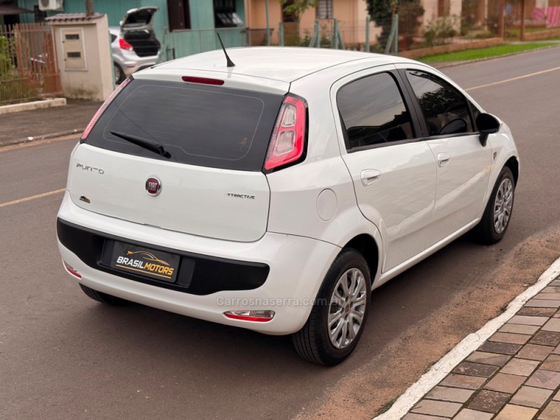 PUNTO 1.4 ATTRACTIVE ITALIA 8V FLEX 4P MANUAL - 2013 - ESTâNCIA VELHA