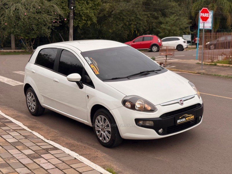 PUNTO 1.4 ATTRACTIVE ITALIA 8V FLEX 4P MANUAL - 2013 - ESTâNCIA VELHA